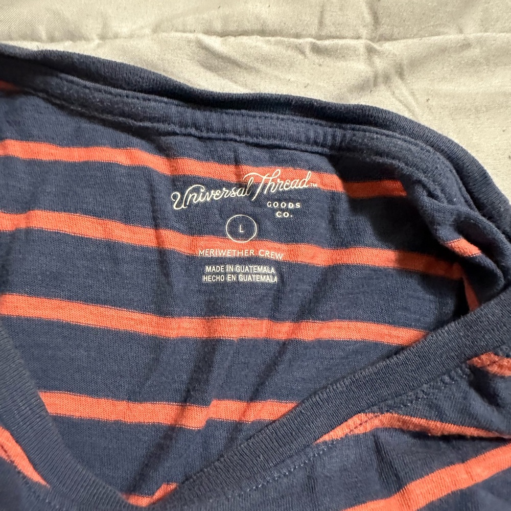 Universal Thread Shirt - Picture 2 of 3